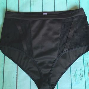 👙 NWOT ASOS net crochet Bikini Bottom